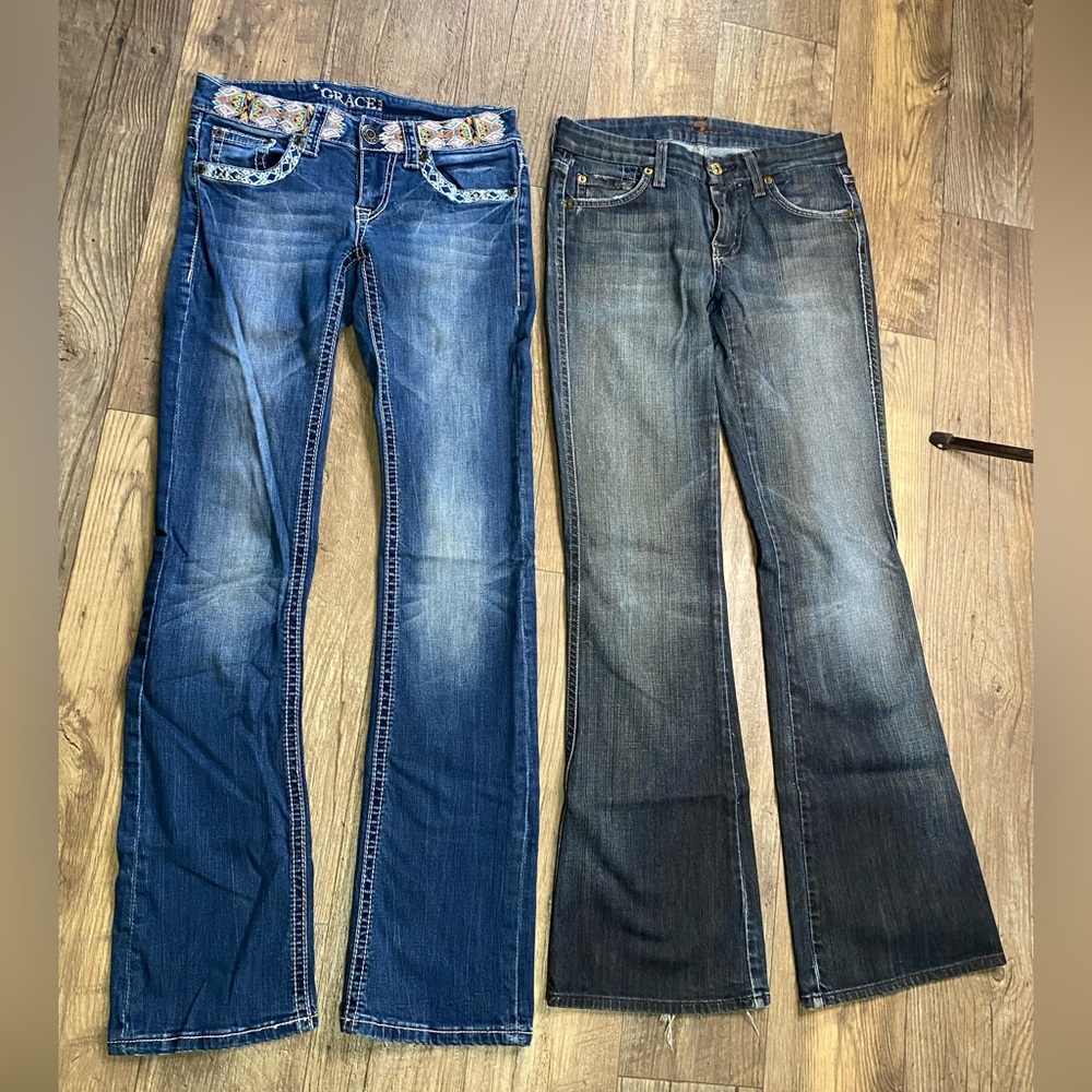 2 pairs of jeans. Grace in LA and 7 for all Mankind